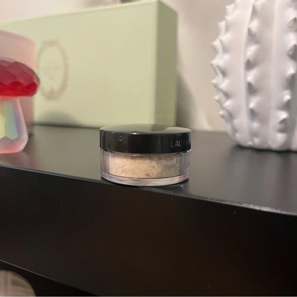 Laura Mercier Translucent Loose Setting Powder Mini Size 0.07 Oz NWT